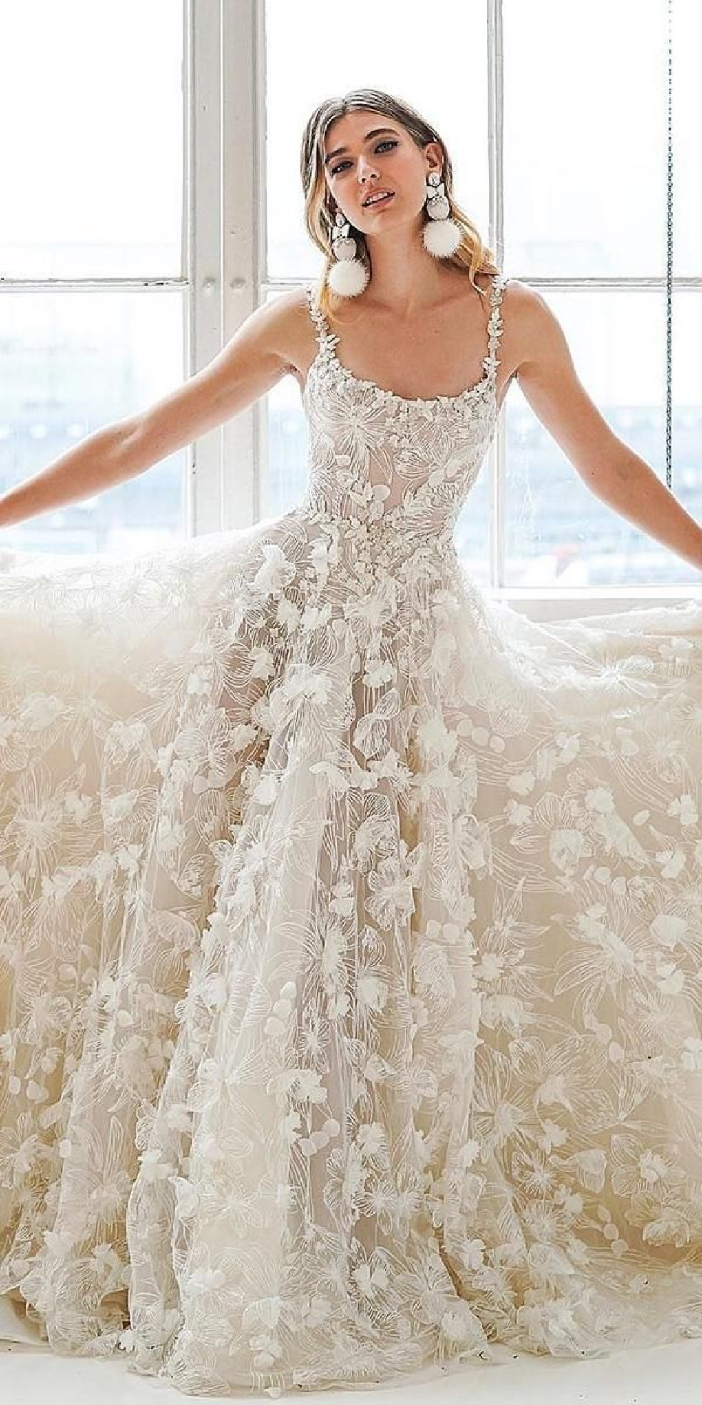 čipkované svadobné šaty