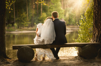 Fotenie pri západe slnka: Nápady na unikátne svadobné fotografie