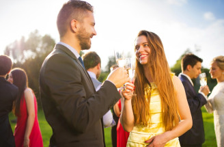 Aké si obliecť šaty na svadbu ako hosť? Inšpiruj sa tipmi pre každé ročné obdobie!