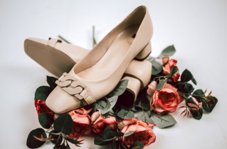 Svadobné topánky pre ženícha, nevestu i svadobčanov: Vsadiť na luxus či pohodlie?