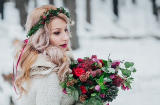 Zimné svadobné kytice: Aké kvety sú ideálne na zimnú svadbu?