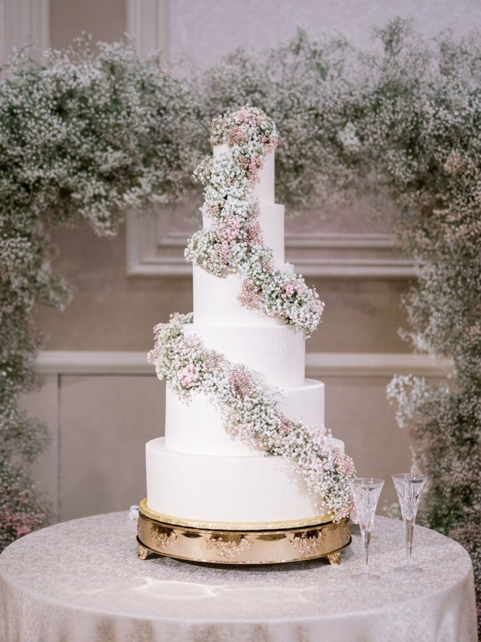 kvetinová svadobná torta