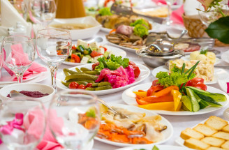 Tipy, ako zostaviť vegánske svadobné menu