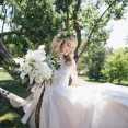 Trendy svadobné účesy pre letnú svadbu, ktoré pristanú každej neveste