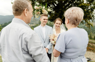 Vyvíjajú na vás rodičia tlak pri plánovaní svadby? Tipy, ako to zvládnuť bez hádok!