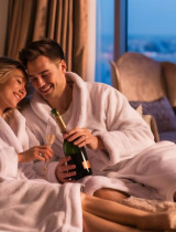 Medové týždne na Slovensku: Nájdite si top romantický hotel s luxusným spaním