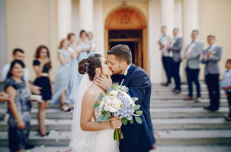 Ako vytvoriť svadobnú webovú stránku: Kompletný sprievodca pre moderných snúbencov