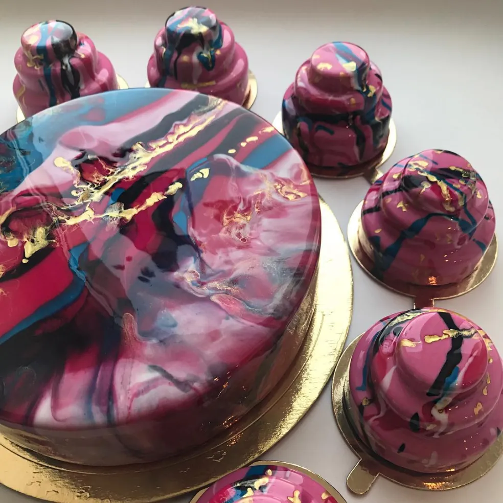 torta s galaxy motívom