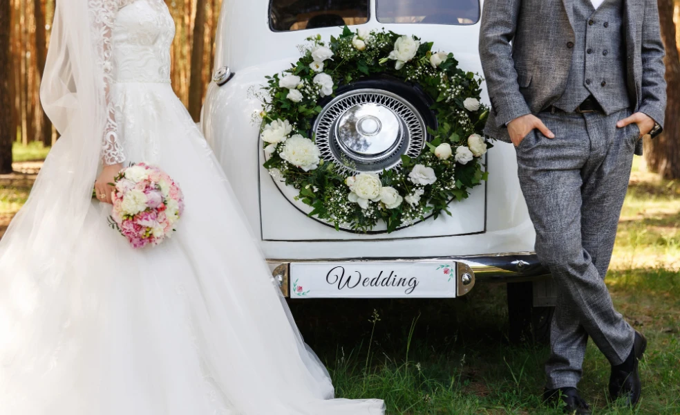 Svadobná výzdoba auta