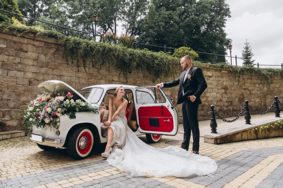 LED svetlá na svadobnom aute