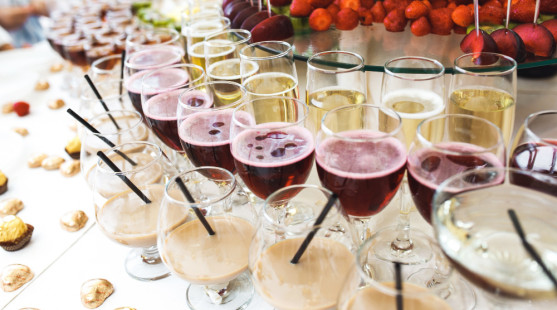 Alkohol na svadbe: Koľko je tak akurát, aby zábava mala štýl, ale aj hranice