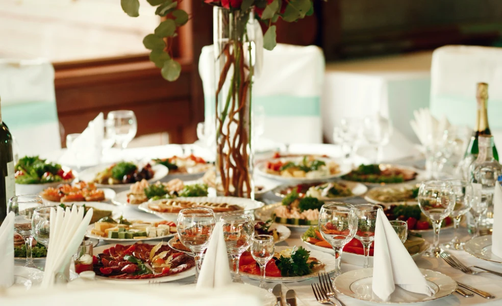 koľko jedla objednať na svadbu
