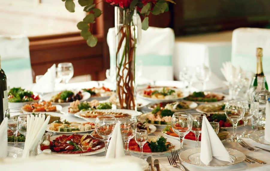 koľko jedla objednať na svadbu