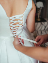 Keď svadobné šaty zrazu nesedia: Čo robiť pri zmene váhy pred svadbou?