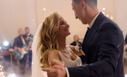 Živá hudba a DJ na svadbe: Ako ich skombinovať, aby sa tancovalo až do rána