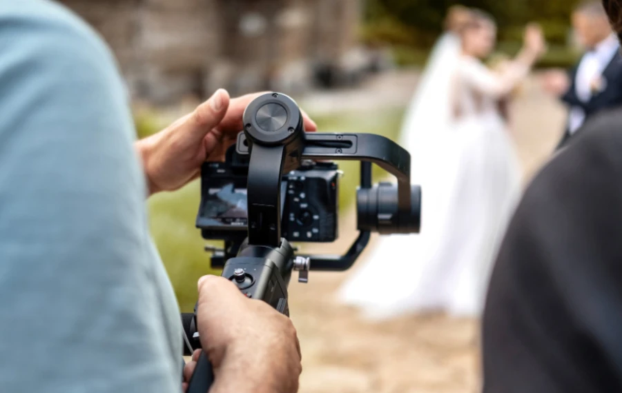 ako vybrať svadobného kameramana