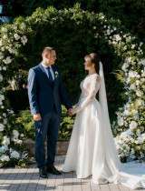 Svadobný oblúk alebo svadobný kruh: Ako vyriešiť túto dilemu?