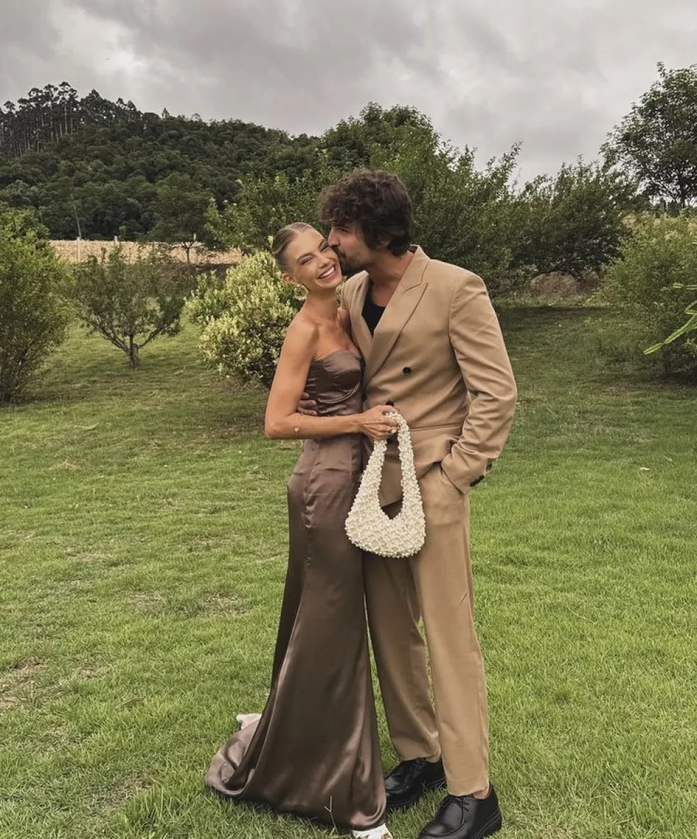 spoločenské šaty na svadbu