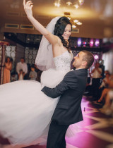 Redový tanec na svadbe? Všetko, čo o ňom potrebujete vedieť!