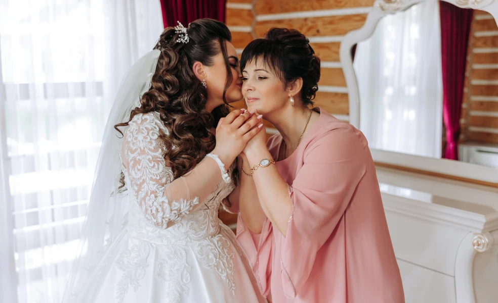 spoločenské šaty pre svadobnú mamu