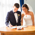Priezvisko po svadbe – musí mať žena priezvisko s -ová? Čo ak nechce?!