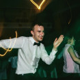 Čo robiť na svadbe, keď neviete tancovať (a nechcete trapas)