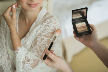 Ako si vybrať svadobné líčenie podľa typu pleti: Make-up, ktorý vydrží všetko