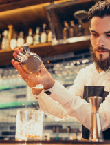 Svadobný barman: Oplatí sa vlastný barman na svadbe?